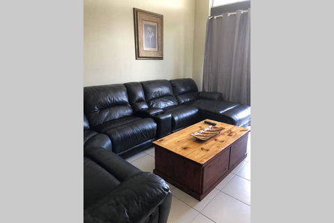 Resort Style Apartment On Gregory - Port Augusta Accommodation 2