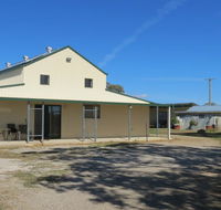 RETRO FUNNY FARM - Port Augusta Accommodation