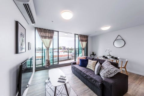 Riverside Living In Portside Wharf Hamilton - Port Augusta Accommodation 2