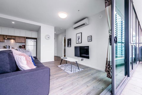 Riverside Living In Portside Wharf Hamilton - Port Augusta Accommodation 1