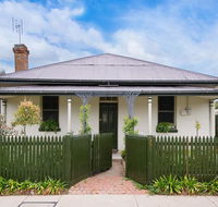 Roalies Farm House - Port Augusta Accommodation