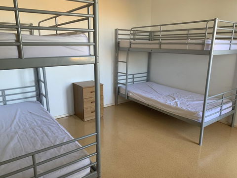 Roey Backpackers And Party Bar - Port Augusta Accommodation 1
