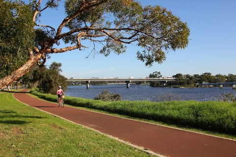 Rossmoyne 2 BEDROOM HOUSE, SELF CHECK IN, Walk To River, Shops, Bus, Trains, Cls To Airport, City, Beaches - Port Augusta Accommodation 3