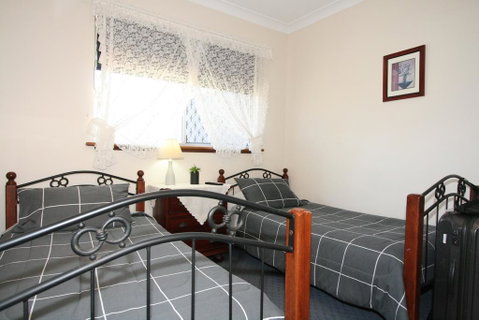 Safety Bay Guest House - Port Augusta Accommodation 0