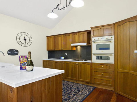 Sandy Shores - Character, Charm, Outdoor Spa - Port Augusta Accommodation 1