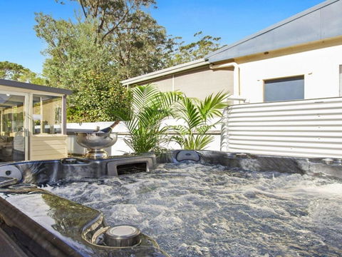 Sandy Shores - Character, Charm, Outdoor Spa - Port Augusta Accommodation 2
