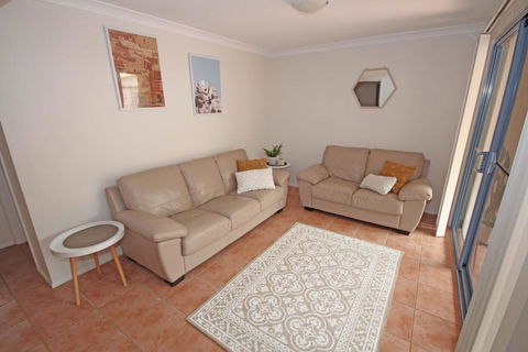 Santa Barbara - Port Augusta Accommodation 1