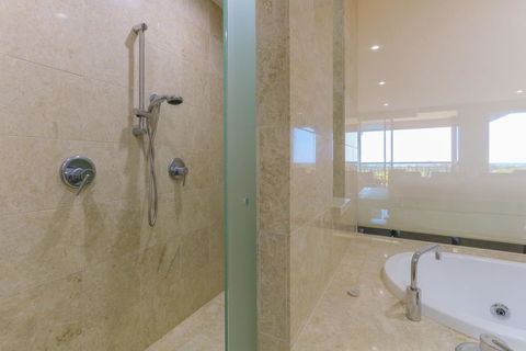 Santai Retreat Luxury One Bedroom - Port Augusta Accommodation 2