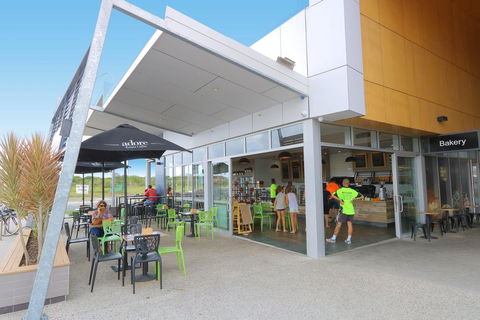 Santai Retreat Luxury One Bedroom - Port Augusta Accommodation 3