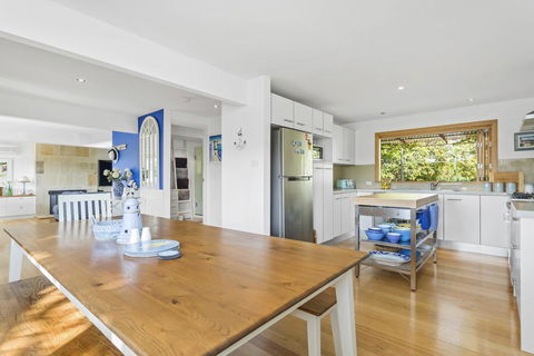 SANTORINI BEACH HOUSE - SAFETY BEACH - Port Augusta Accommodation 0
