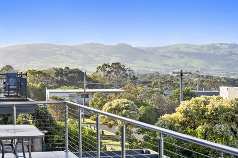 SEA SPECTACULAR - Seconds From The Beach! - Port Augusta Accommodation 1