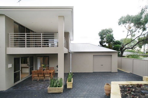Seal 4 Bedroom House By Shoalwater Executive Homes - Port Augusta Accommodation 1