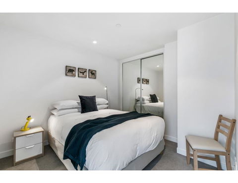 Shop Til You Drop At Sleek Unit In Hip Area - Port Augusta Accommodation 1