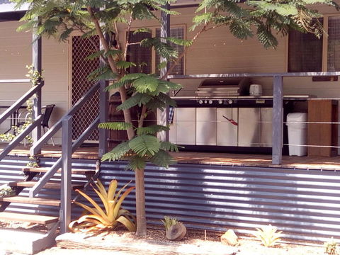 Silver Wattle Cabins - Port Augusta Accommodation 3