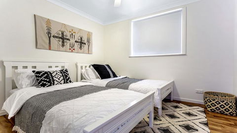 Sounds Of Sunshine Whole House - Port Augusta Accommodation 0