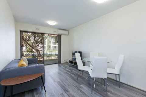 South Perth Perfect Location Free WIFI & Parking - Port Augusta Accommodation 0