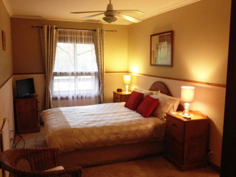 Southern Vales Bed & Breakfast - Port Augusta Accommodation 0