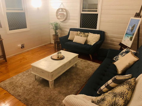 Stranded In Oz Stay In Relaxing Environment, FREE WIFI, NETFLIX, POOL, AIR CON - Port Augusta Accommodation 1