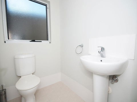 Stunning Holiday Townhouse - Port Augusta Accommodation 2