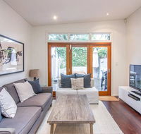 Stunning Townhouse- Quiet Street Close to CBD - Port Augusta Accommodation