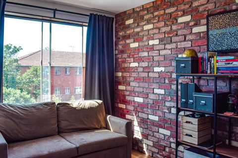Stylish Modern Apartment Located In Marrickville - Port Augusta Accommodation 1