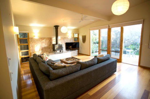 SUNNY DAZE - Port Augusta Accommodation 0