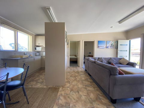 Surf Beach Sanctuary - Port Augusta Accommodation 3