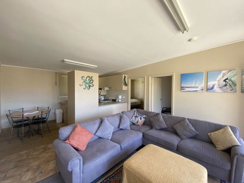Surf Beach Sanctuary - Port Augusta Accommodation 1