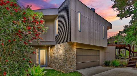 SURF Side SECRET INVERLOCH - Port Augusta Accommodation 0