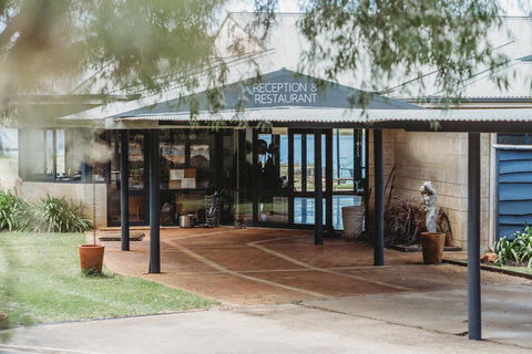 Tanah Marah - Port Augusta Accommodation 2