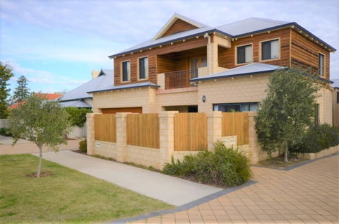 Terrific Townhouse - Port Augusta Accommodation 0