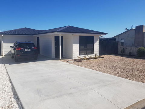 The Baltimore - Family Home Getaway - Port Augusta Accommodation 1