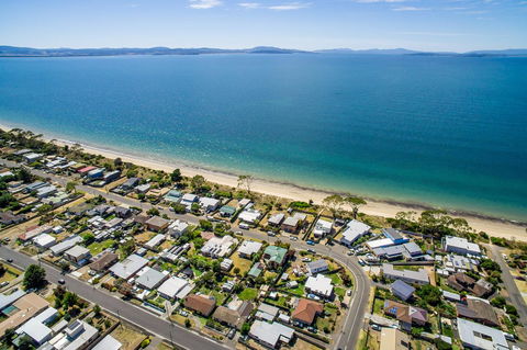 Aqua Beachfront! - Port Augusta Accommodation 12