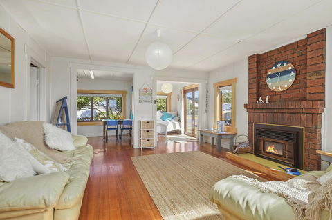 Aqua Beachfront! - Port Augusta Accommodation 9