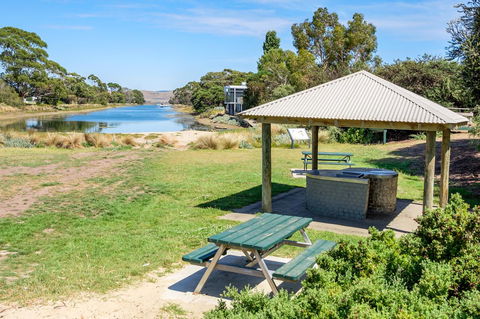 Aqua Beachfront! - Port Augusta Accommodation 4