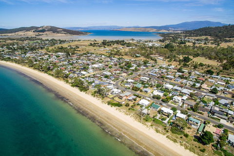 Aqua Beachfront! - Port Augusta Accommodation 0