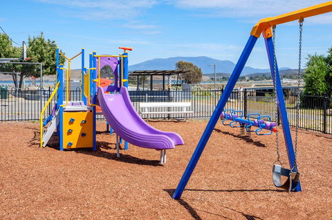 Aqua Beachfront! - Port Augusta Accommodation 3