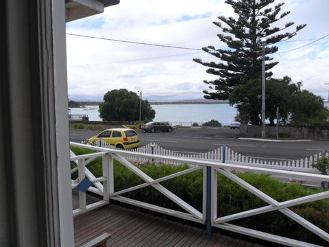 Freycinet Waters - Port Augusta Accommodation 12