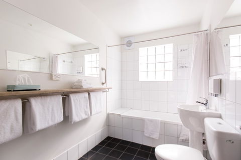 Bay Hotel Apartments - Port Augusta Accommodation 12