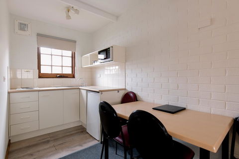 Bay Hotel Apartments - Port Augusta Accommodation 3