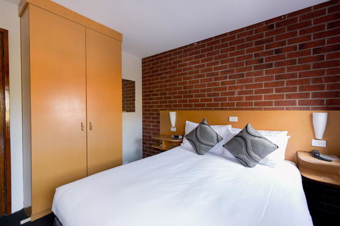 Bay Hotel Apartments - Port Augusta Accommodation 6