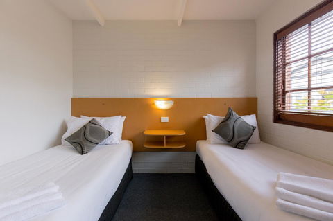 Bay Hotel Apartments - Port Augusta Accommodation 4
