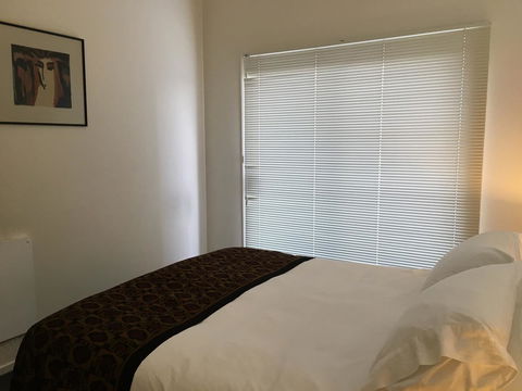 4 At 8 Townhouse Newcastle St - Port Augusta Accommodation 6