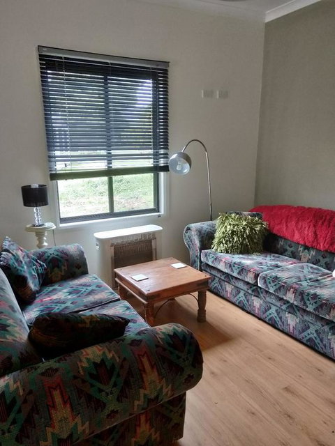 Wanderlust Cottage - Port Augusta Accommodation 12