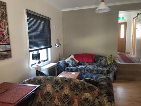 Wanderlust Cottage - Port Augusta Accommodation 4