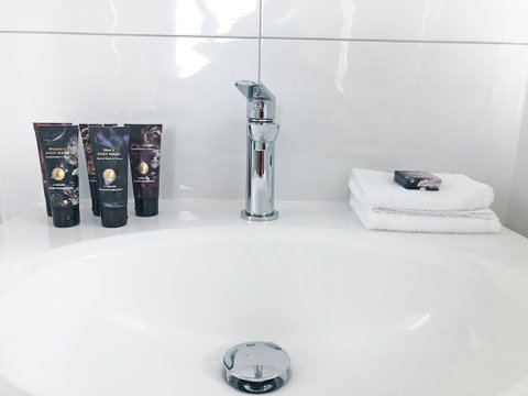 EMBRACING EVANDALE - Hosted By L'Abode Accommodation - Port Augusta Accommodation 24