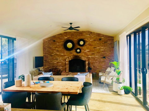 EMBRACING EVANDALE - Hosted By L'Abode Accommodation - Port Augusta Accommodation 1