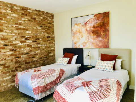 EMBRACING EVANDALE - Hosted By L'Abode Accommodation - Port Augusta Accommodation 15