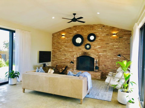 EMBRACING EVANDALE - Hosted By L'Abode Accommodation - Port Augusta Accommodation 7