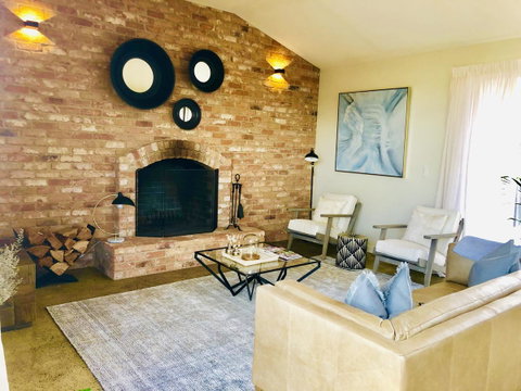 EMBRACING EVANDALE - Hosted By L'Abode Accommodation - Port Augusta Accommodation 10